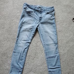 American Eagle light wash skinny jeans